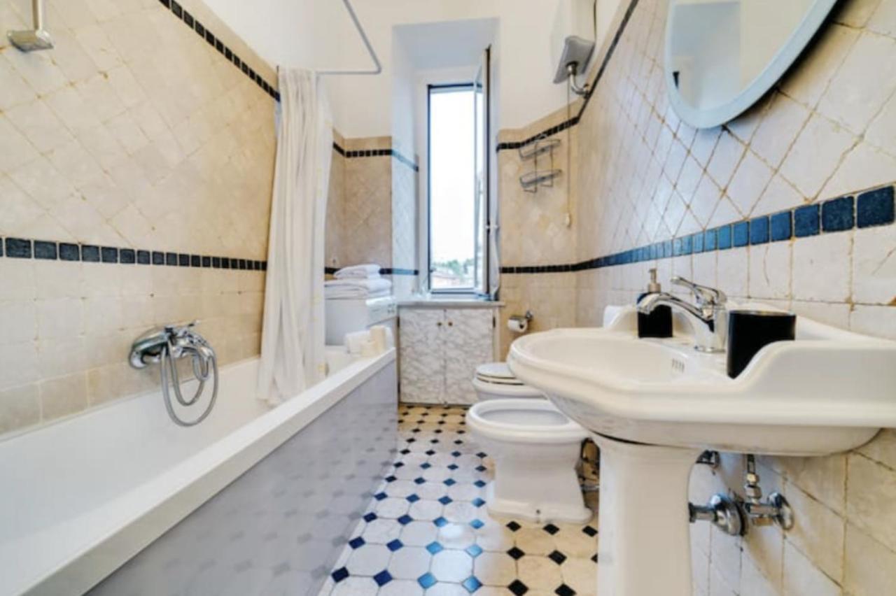 Sunny Flat In Elegant Building Close To Colosseum Rom Exterior foto